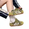 Zapatillas de entrenamiento alemanas rojas de suela plana con textura de piel de oveja, un estilo nuevo y popular, que se asemejan a las zapatillas de "Forrest Gump", tenis blancos, zapatillas deportivas casuales