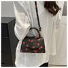 Bolsa Transversal Quadrada Pequena Estilo Fresco com Estampa de Morango Feminina 2024 Nova Moda Bolsa de Mão Bolsa de Ombro Transfronteiriça