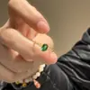 Anel Vintage Ovo de Pombo Esmeralda para Mulheres, Delicado e Fashionável Estilo Executivo, Anel Minimalista de Luxo Leve de Alta Qualidade