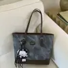 Bolso de Hombro Único con Empalme de Gran Capacidad y Color Contrastante Bolso Tote para Viajes Cotidianos Bolso de Mano de Moda Nuevo Otoño 2025 para Mujer