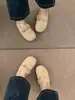 Novidade Outono/Inverno 2026 Sapatilhas Femininas Slip-On com Forro de Lã, Sapatos Quentes Planos de Bico Quadrado com Acabamento em Pelo