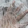 Renda de Malha Leve Bordada com Lantejoulas Não Elástica Renda Oca Flores Solúveis em Água Vestido Top Roupa Renda