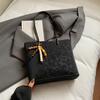 Bolsa Tote Fosca Retrô, Grande Capacidade, Bolsa Feminina Mais Vendida, Bolsa de Ombro Fashion e Versátil, Balde Casual Simples para o Dia a Dia
