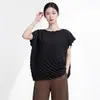 Top de manga corta nicho de diseño para mujer, camiseta artística irregular hecha a mano plisada de verano holgada adelgazante para mujer, top pequeño