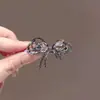 Estilo Dulce y Lujoso, Pinza para el Cabello con Lazo Rosa de Cristal Ultra Brillante, Sensación de Gama Alta de Nicho, Pinza Lateral Simple y Versátil