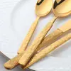 Venta al por mayor Acero Inoxidable 304 Cubiertos Estilo Occidental Modelo Nuevo Chapado en Titanio Mango Cuadrado Mango Esmerilado Cuchillo para Bistec, Tenedor, Cuchara Juego de Cuatro Piezas