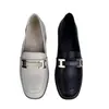Zapatos de cuero para mujer estilo británico, nuevo modelo otoño 2026, mocasines versátiles slip-on de cuero suave con suela blanda para madres