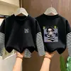 Camiseta de manga larga de algodón puro a rayas y retazos para niñas, nuevo estilo otoño 2026, corte holgado, adecuada para niños medianos y mayores, ropa de otoño, prenda interior para niñas