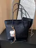 Bolsa de Tote Popular Transfronteriza de Gran Capacidad para Mujer, Nuevo Modelo 2026, Hermosa Bolsa de Hombro Repujada, Bolsa de Compras de Alto Valor para Debajo del Brazo