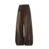 Pantalones deportivos bordados de corte curvo estilo americano para hombre, con diseño holgado de pierna ancha, ajuste relajado y silueta de pierna recta, perfectos para el otoño