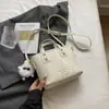 Bolsas Pequenas Populares Deste Ano para Mulheres 2025 Nova Moda Versátil Bolsa Transversal Exquisita Super Popular Bolsa Saco Balde