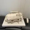 Versátil Bolso Nuevo para Mujer 2026 Nueva Moda Estilo Retro Bolso de Mano Cuadrado Pequeño con Acabado de Alta Gama, Bolso de Hombro y Cruzado