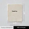 Estilo cool ins, letras inglesas artísticas, cartões com franjas, nail art, joias, adereços de fotografia, decorações de fundo e peças de exibição