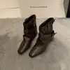 Botas de mujer marrones Melard de media pantorrilla con aumento interno de altura, colección otoño e invierno 2026, botas de montar de punta cuadrada ajustadas