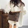 Europa y Estados Unidos bolso de gran capacidad de un solo hombro con estampado de leopardo para mujer 2025 nuevo primavera estudiantes universitarios clase commuter bolso tote transfronterizo