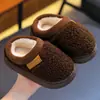 Pantuflas de algodón para niños de invierno, unisex, cálidas y con forro polar, antideslizantes, de suela gruesa, lindas, peludas, para usar en interiores, zapatos de algodón para niños