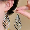 Aretes de aguja plateada con diamantes, borlas geométricas de perlas, ultra brillantes, lujosos y exquisitos, personalizados y elegantes, aretes de alta gama