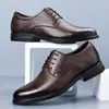 Sandálias Masculinas de Couro Bovino de Primeira Camada, Novos Sapatos de Couro Formais de Negócios Estilo Verão, Sapatos Masculinos Estilo Coreano de Couro Genuíno Bico Fino Estilo Britânico Respiráveis Tendência