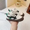 Zapatos Deportivos Infantiles 2026 Primavera y Otoño Nuevo Modelo Zapatos para Niñas Zapatos para Niños Pequeños Zapatos de Malla Transpirable Zapatos Casuales Suela Suave para Bebé