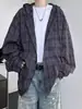 Camisa protectora solar para hombre estilo retro americano, camisa de seda helada para exteriores de verano con un diseño único, chaqueta cárdigan de nicho