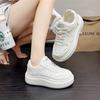 Zapatos Casuales de Plataforma Estilo Universitario Ligeros con Suela Gruesa Zapatillas que Aumentan la Altura Antideslizantes Zapatos Blancos que Aumentan la Altura para Mujer Nuevo Estilo Primavera y Verano 2025