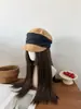 Chapéu Equestre de Linho Imitação Plissado Respirável com Topo Arredondado Estilo Old Money para Mulheres, Chapéu Bico de Pato Artístico Versátil para Primavera e Verão, Chapéu Feminino da Moda para Primavera