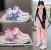 Zapatillas deportivas para niños y niñas 2024 otoño nuevo moda estrella infantil suela blanda zapatos de papá antideslizantes casuales zapatillas para correr