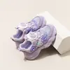 Tênis Kuromi para Meninas 2025 Primavera Novo Estilo Coreano com Luzes Infantil Tendência Respirável Malha Simples Casual Tênis de Corrida