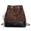 Mochila de ante de gran capacidad, bandolera, otoño 2026, estampado de leopardo de terciopelo, para el trabajo, bolso de mano para mujer, de un solo hombro a la moda, modelo nuevo