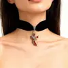 Collar con colgante de cruz gótica punk de Halloween, estilo vintage, cruz, lápida, calavera, cruz trepadora
