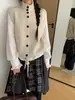 Conjunto de Duas Peças para Mulheres - Cardigan de Tricô com Gola Alta e Camada Base Branca com Suéter Casual - Novo Estilo Primavera 2026
