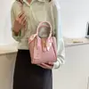 Bolsa de Textura de Luxo Feminina 2023 Nova Bolsa de Ombro Simples Popular Grande Capacidade para Carregar na Mão Simples Estilo Ocidental Bolsa Tote