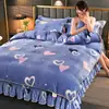 2026 Novo Conjunto de Quatro Peças em Lã de Leite de Peso Elevado Flanela Espessa Fleece Coral Fleece Sable Dourado Estilo Saia de Cama com Estampa Fleece