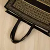 Bolsos de Alta Gama para Tiendas de Ropa No Tejida, Empaque para Regalos, Bolsas de Regalo, Bolsas de Compras de Material Nuevo, Bolsas de Empaque para Ropa al por Mayor
