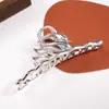 Presilha de Metal Minimalista para Cabelo Feminino, Presilha de Cabelo Brilhante Borboleta Estilo Coreano, Presilha Tubarão de Alta Qualidade, Coleção Grande de Presilhas de Cabelo Prateadas