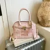 Bolsas de Alta Gama para Mujer 2026 Primavera Bolsos de Nuevo Estilo Versátil Elegante Textura de Nicho Letra Bordada Bolso de Hombro de Mano