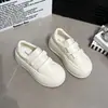 Sapatos de velcro, sapatos de couro macio, tênis esportivos casuais que aumentam a altura, mocassins femininos, tênis brancos, sapatos de sola grossa, sapatos plataforma femininos de 5cm