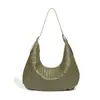 Nueva bolsa tejida de moda europea y americana para ir al trabajo con diseño de gran capacidad, bolso de hombro tipo dumpling minimalista urbano, bolso de axila tipo media luna
