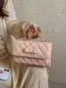2026 Novo Estilo Bolsa Quadrada Pequena com Corrente Losangular Bolsa Transversal para Mulheres Moda Coreana Versátil Bolsa para o Dia a Dia Bolsa de Ombro Feminina