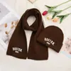 Estilo Coreano Outono e Inverno Novo Cachecol de Tricô Bordado com Letra Distinta para Crianças Meninos e Meninas Bebê Cor Sólida Aconchegante Espesso