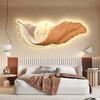 Pintura decorativa moderna y ligera de plumas de lujo para sala de estar con reloj, sofá, fondo de pared, mural tallado, ambiente de dormitorio, pintura colgante