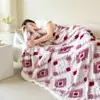 Manta de Jacquard Catiónico Hueca de Tafetán de Doble Capa de Lana de Cordero Transfronteriza, Funda Gruesa para Sofá, Manta para la Siesta