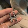Aretes de cruz de circonita con aguja de plata S925, aretes para mujer, diseño de nicho, aretes de alta gama, aretes pequeños y exquisitos para mujer