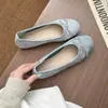 Sapatilhas retrô de couro macio com um pedal laço sapatos de noite versão plana couro fosco bico redondo boca rasa sapatos únicos femininos tecido