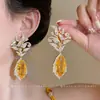 Resplandor de Osmanthus Dorado~Aretes Flor de Zirconia Aguja de Plata Estilo Corte Francés Aretes de Artesanía Pesada Lujo Ligero Aretes de Alta Gama para Mujer