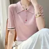 Camiseta de punto blanca elegante y exquisita con cuello polo y manga corta para mujer, top pullover versátil que reduce la edad, nuevo para el verano