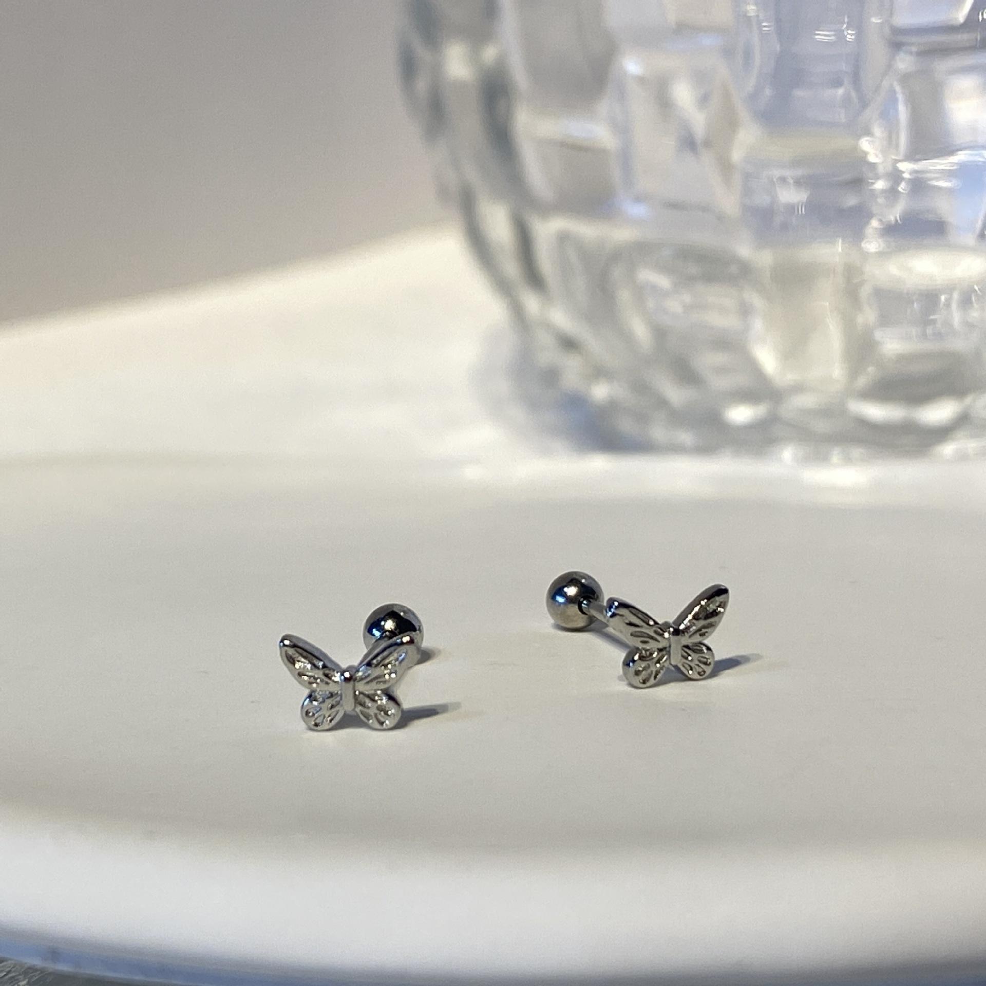 R65#蝴蝶螺丝耳钉