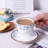 Conjunto de xícara e pires de cerâmica estilo retrô com flor pintada à mão em underglaze, conjunto de chá, xícara para chá da tarde, xícara para latte, conjunto criativo de xícara e pires