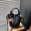 Bolsa Saco Padrão Lichia Simples e Versátil 2025 Design de Nicho Estilo Coreano Elegante Moda Trendy Feminina Bolsa Transversal