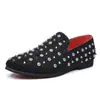 Novos Sapatos Casuais da Moda para Homens, Mocassins de Festa Slip-On Criativos e Modernos com Tachas, Sapatos Masculinos de Camurça Tamanho Grande
